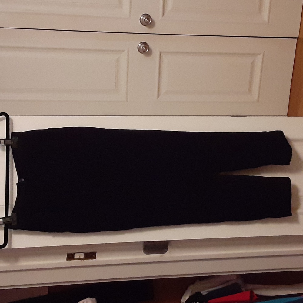 Petite Sophisticate Black Moleskin Pants. Women's Size 4P.